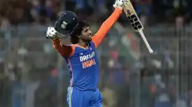 Vijay Deverakonda celebrates Tilak Varma's successful finishing